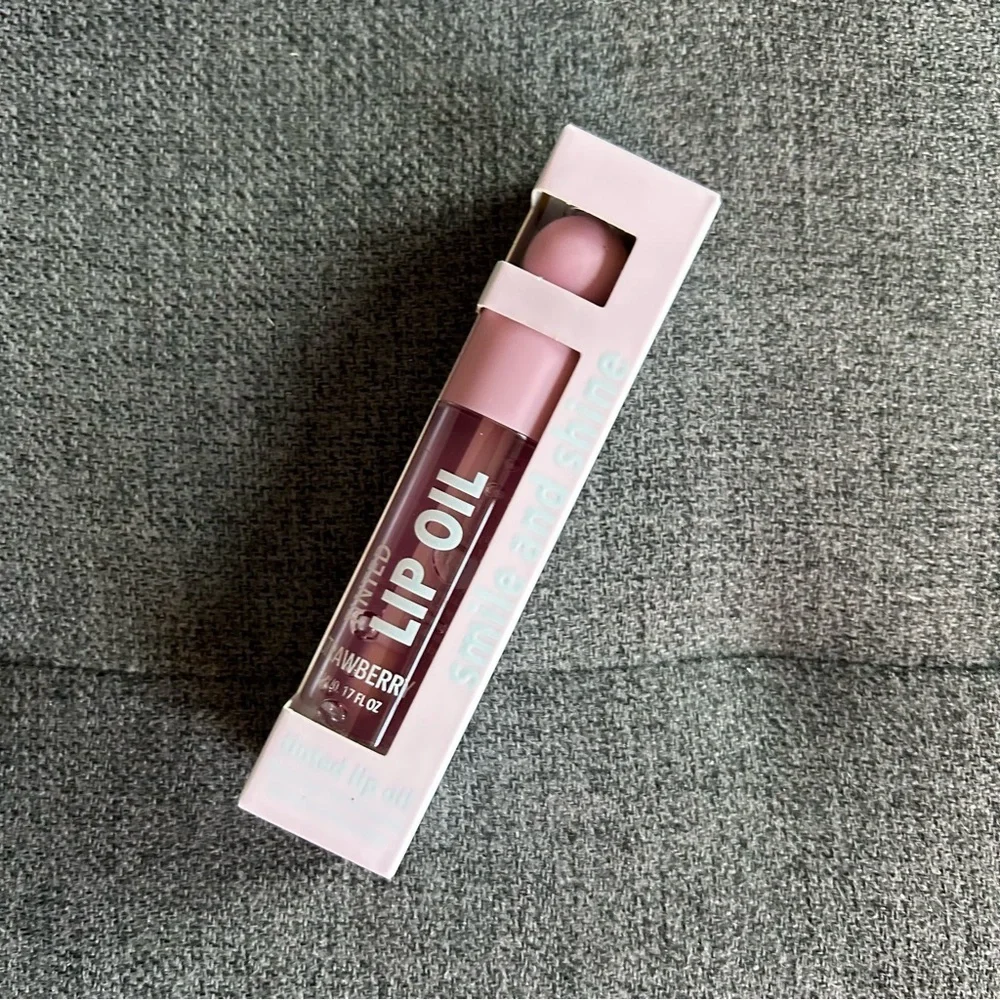SMILE & SHINE Strawberry Tinted Lip Oil, Sheer Pink, 0.17 fl oz